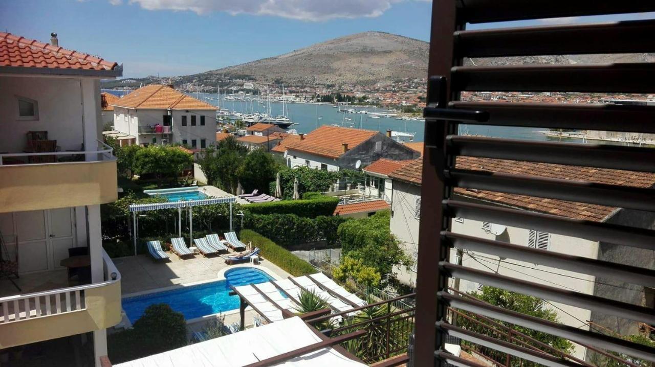 One-Bedroom Apartment with Sea View