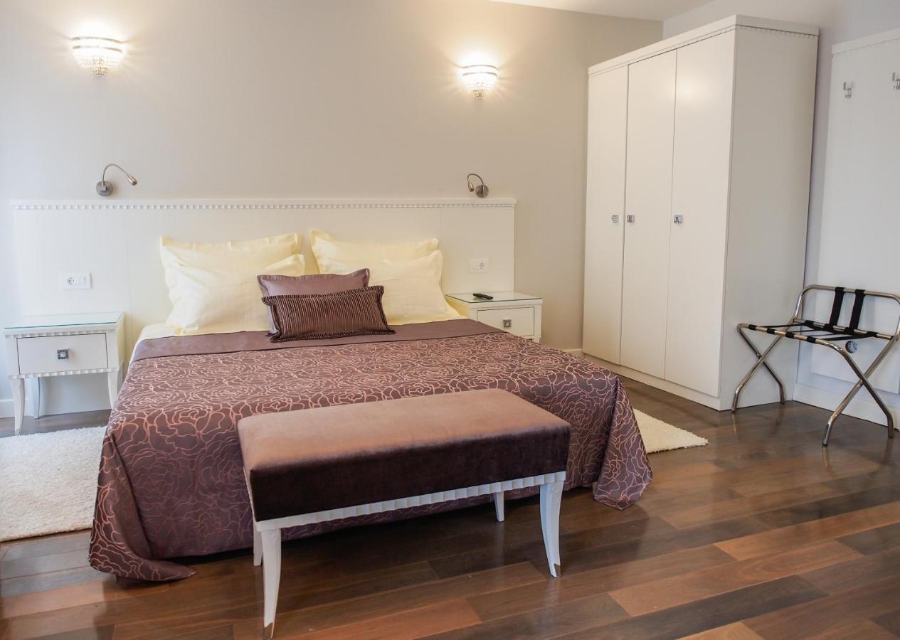 Deluxe Double or Twin Room with City View,1039637335:JPEG