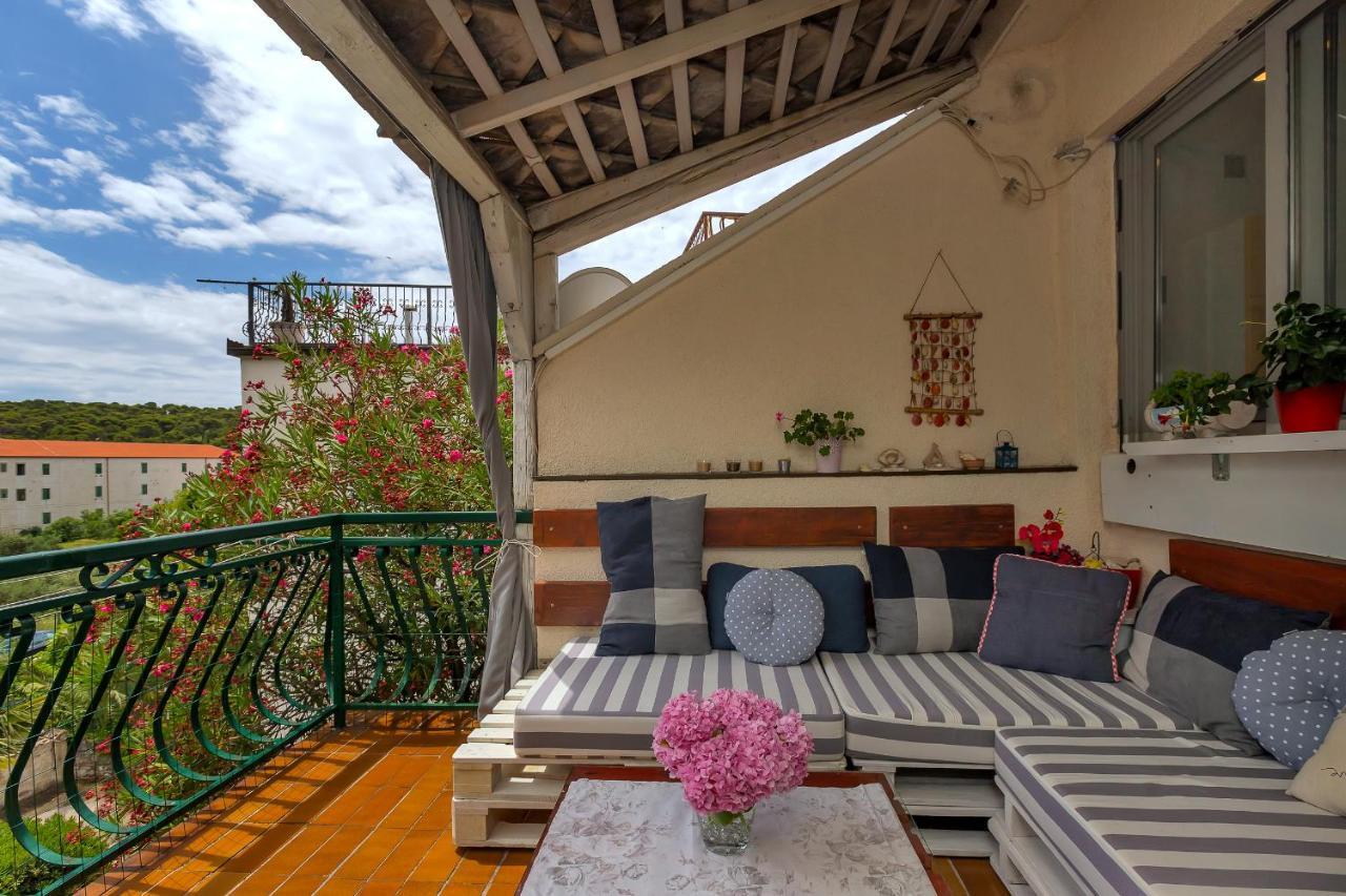 Apartment mit Balkon