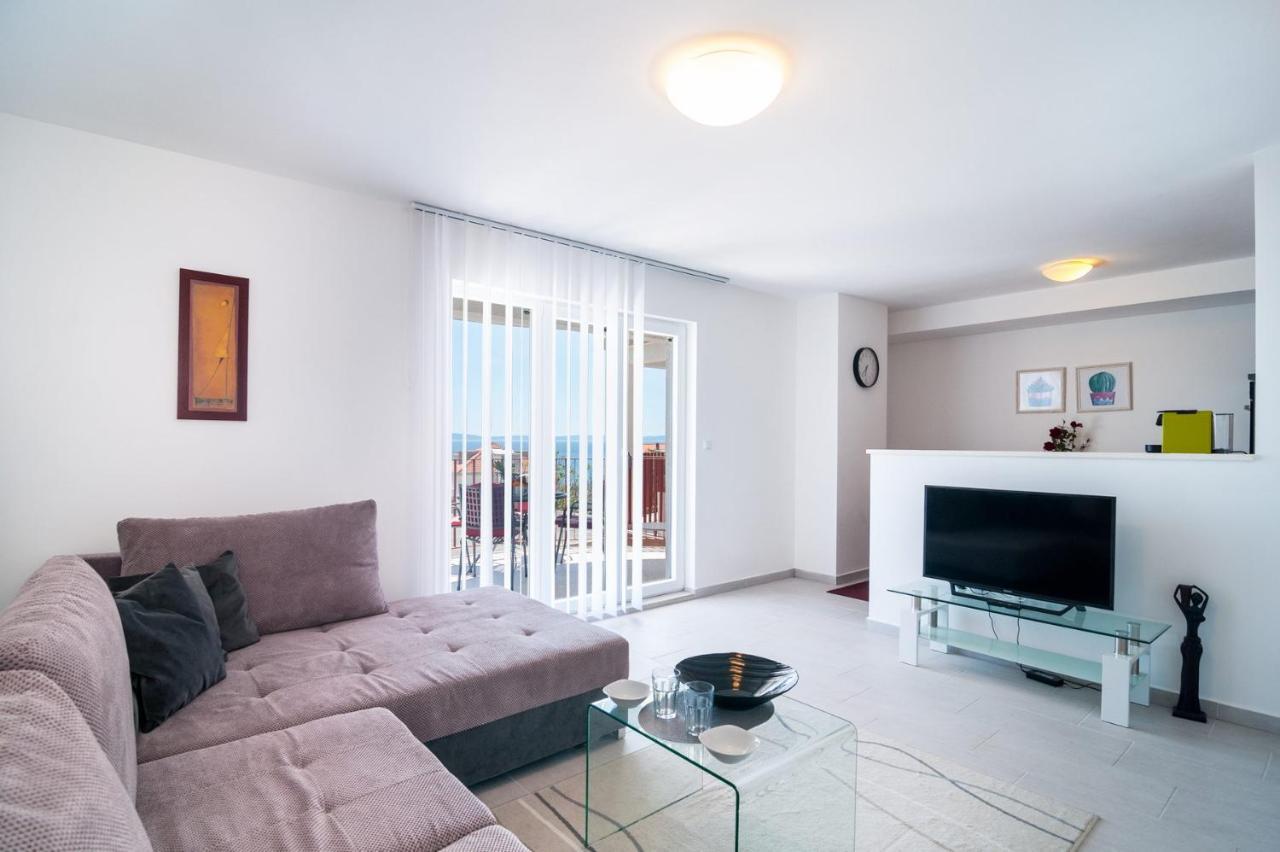 Apartment with Sea View,1051231648:JPEG