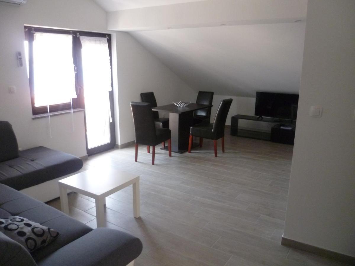 Apartment,1070521219:JPEG