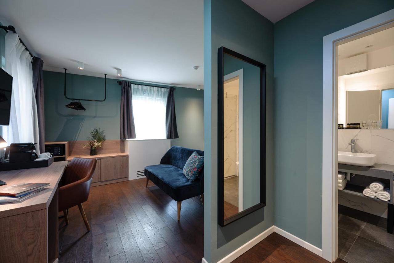 Superior King Suite