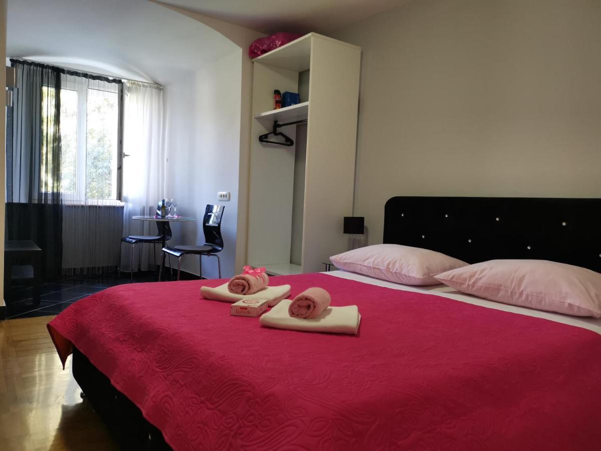 Double Room Private Bathroom