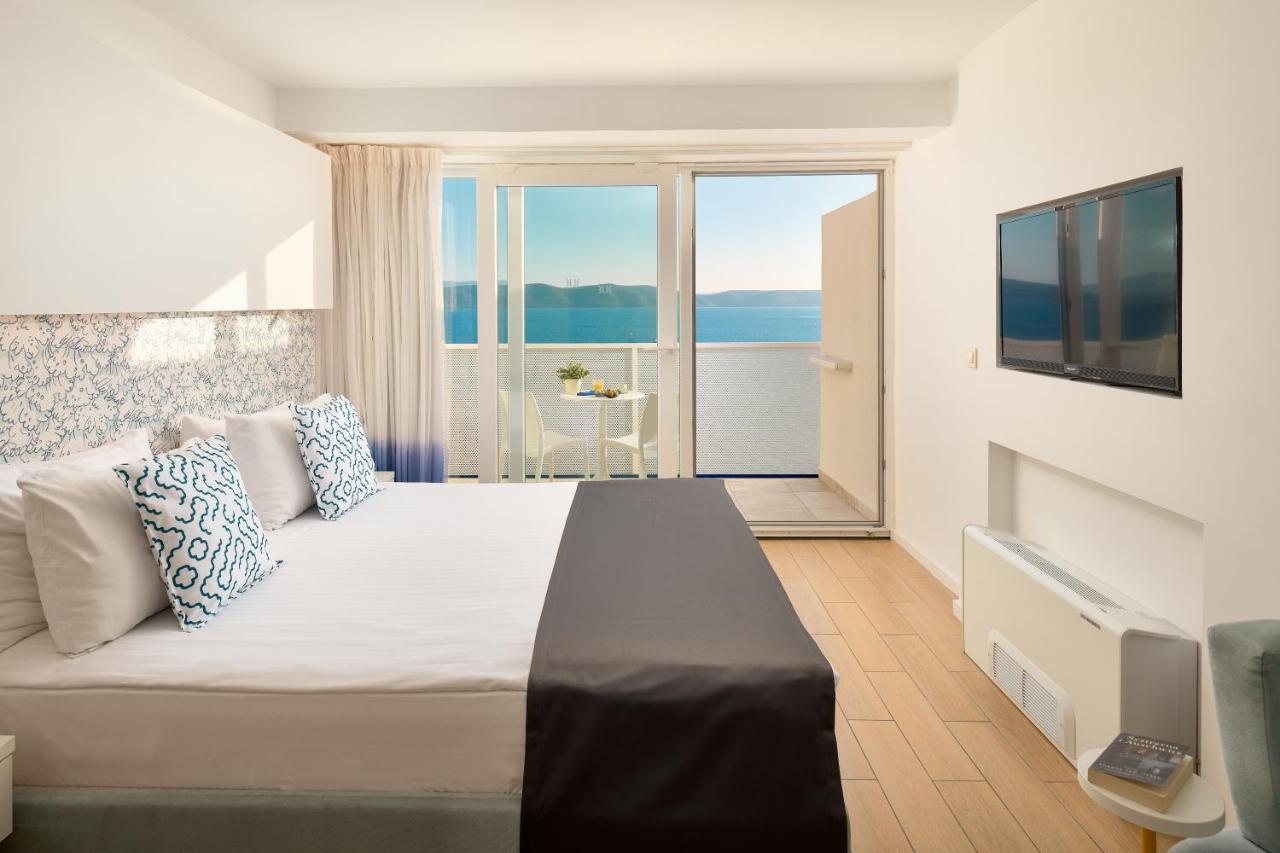 Doppelzimmer mit Balkon und Meerblick