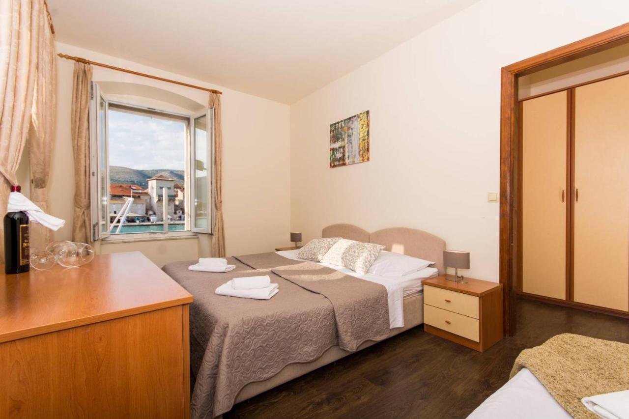 Triple Room with Sea View
