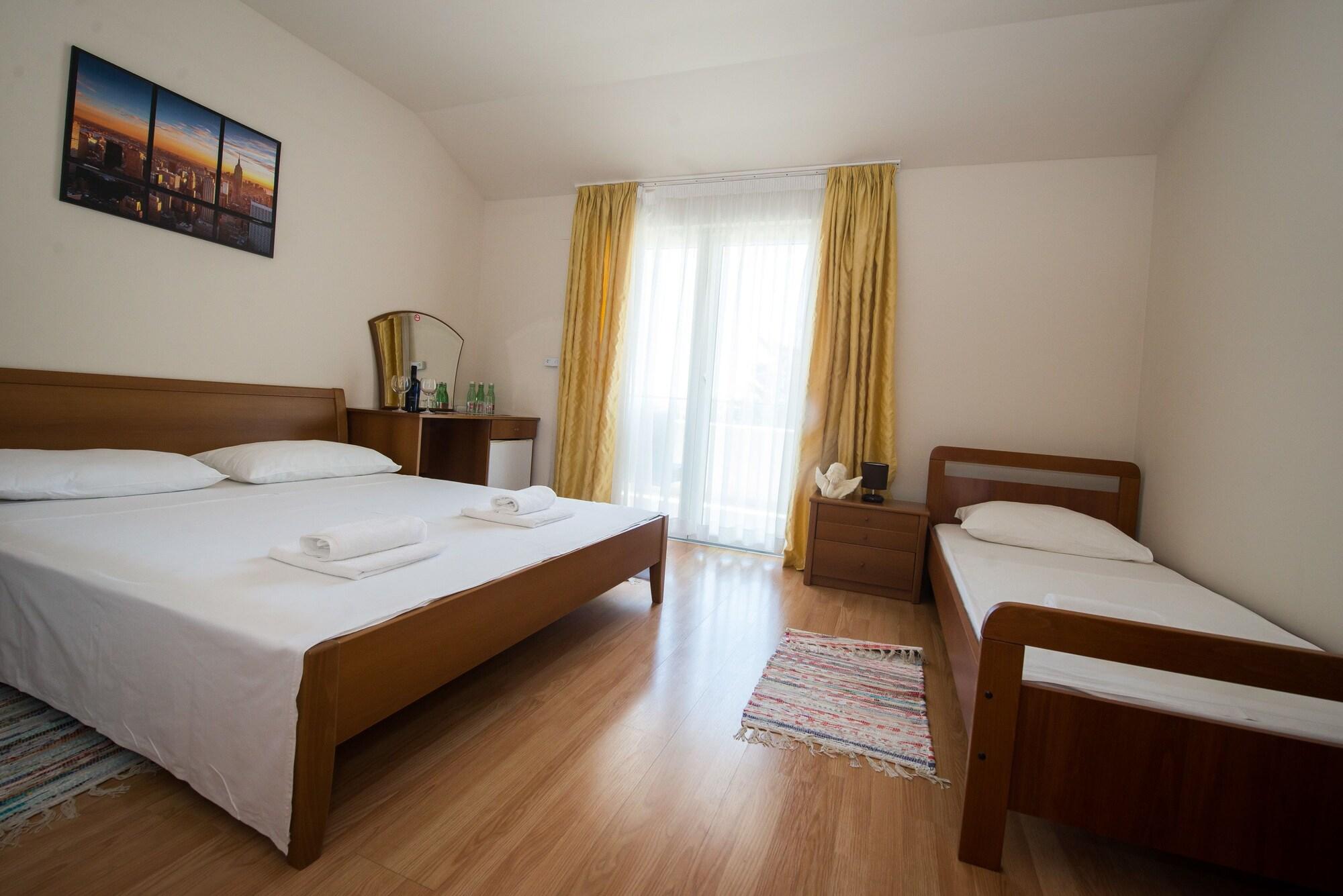 Dreibettzimmer