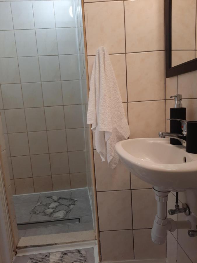 Standard Studio,1234269023:JPEG