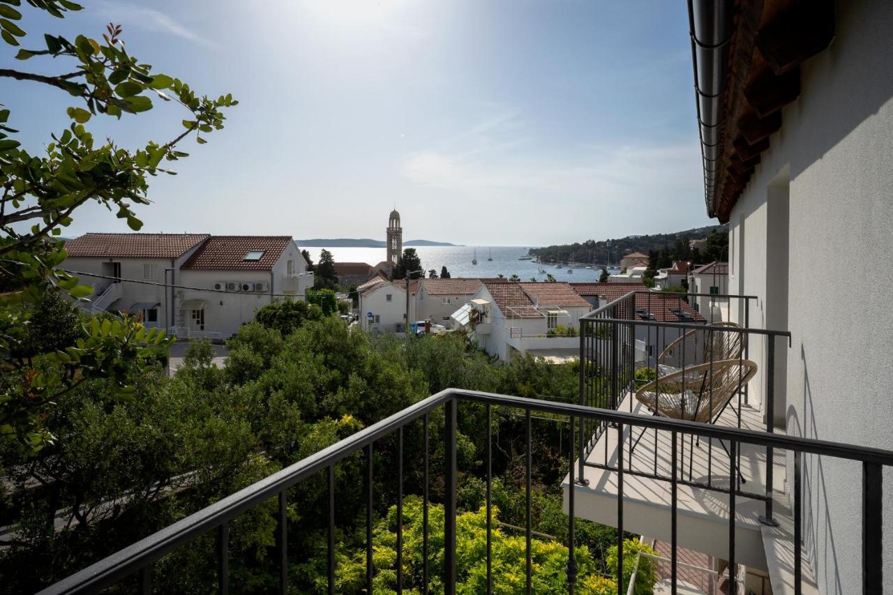 Apartamento com Varanda