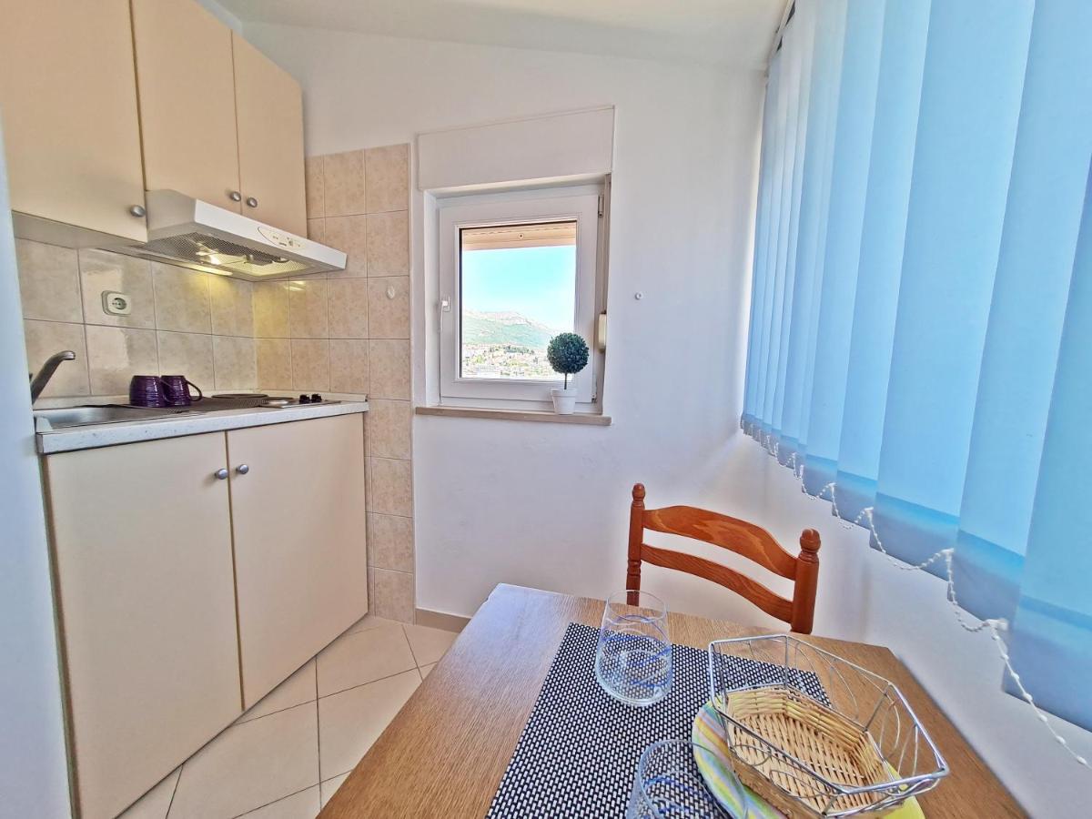Studio (2 Adults)