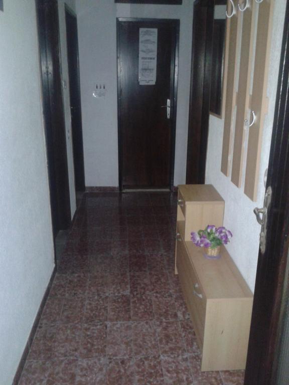 Quarto Econômico com Cama de Casal ou 2 de Solteiro