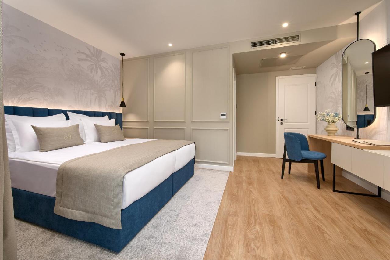 Premium Double or Twin Room with Balcony and Park View,1266473176:JPEG
