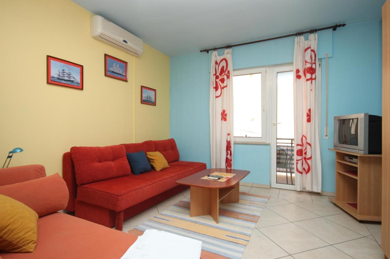 One-Bedroom Apartment with Balcony,1271123743:JPEG