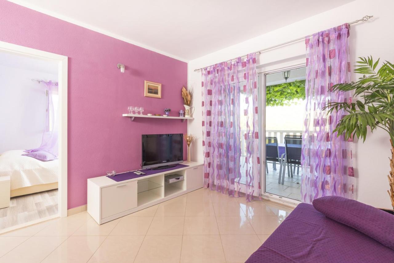 Apartamento de 2 dormitorios con balcón y vistas al mar
