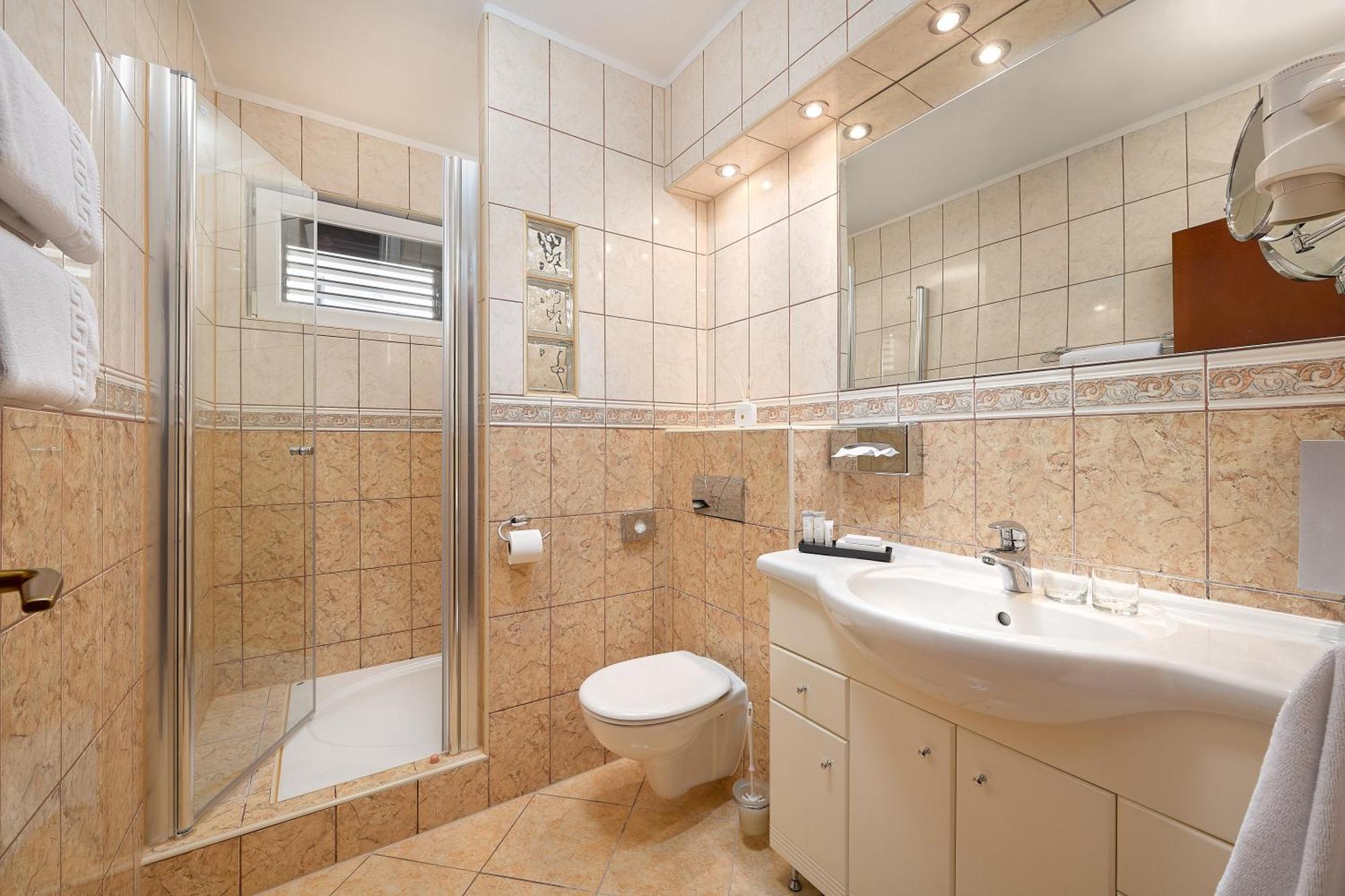 Double Room,1284434632:JPEG