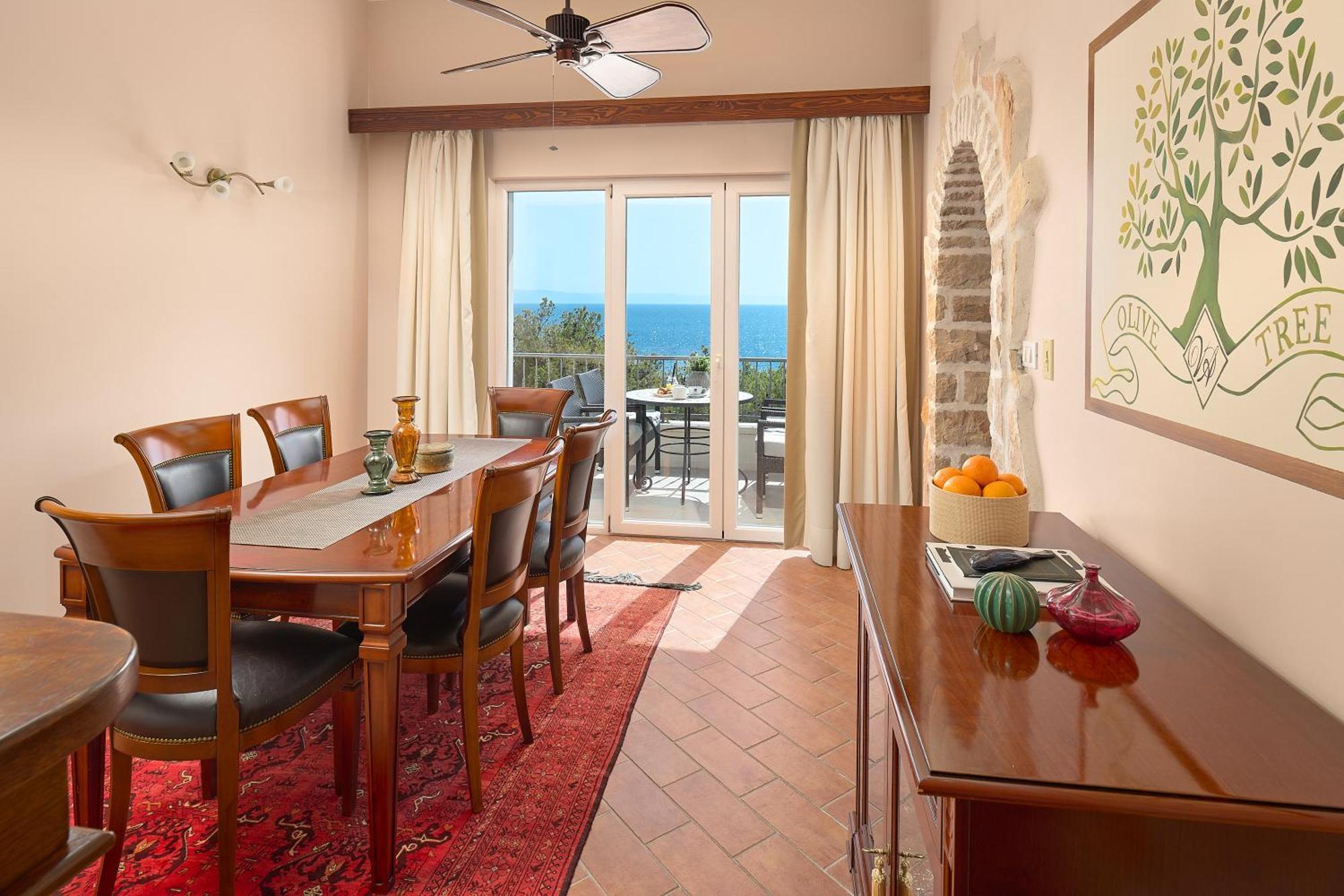 Deluxe Suite mit Terrasse und Meerblick
