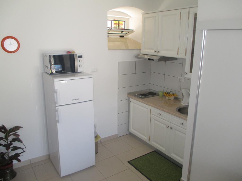 Studio,136300686:JPEG