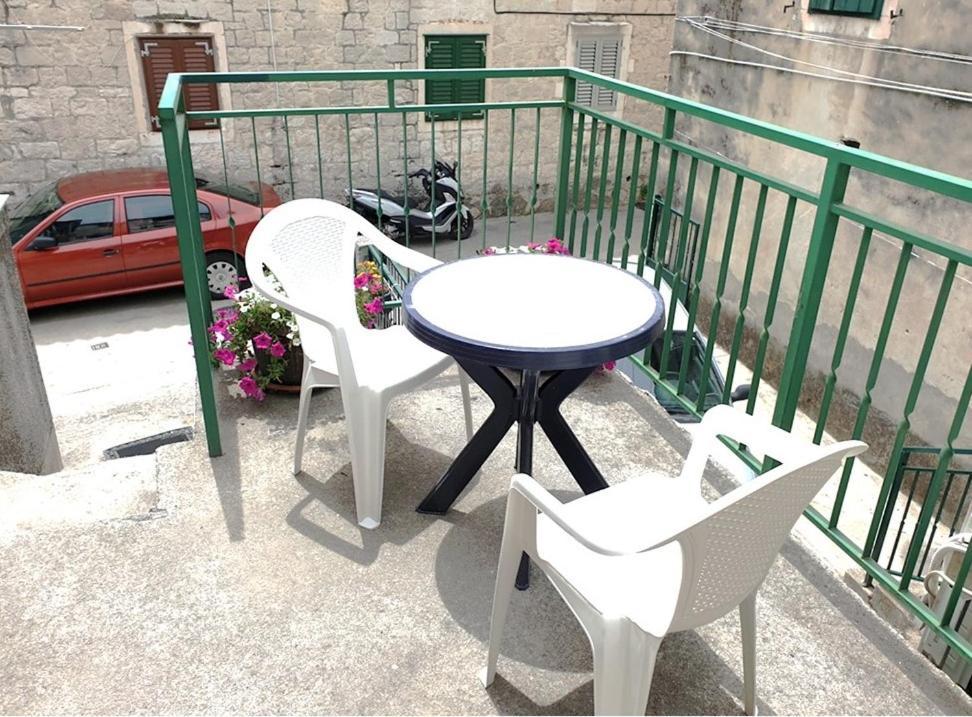 Studio Balcony