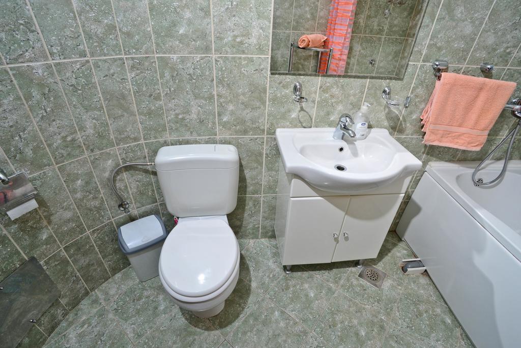 One-Bedroom Apartment,132735942:JPEG