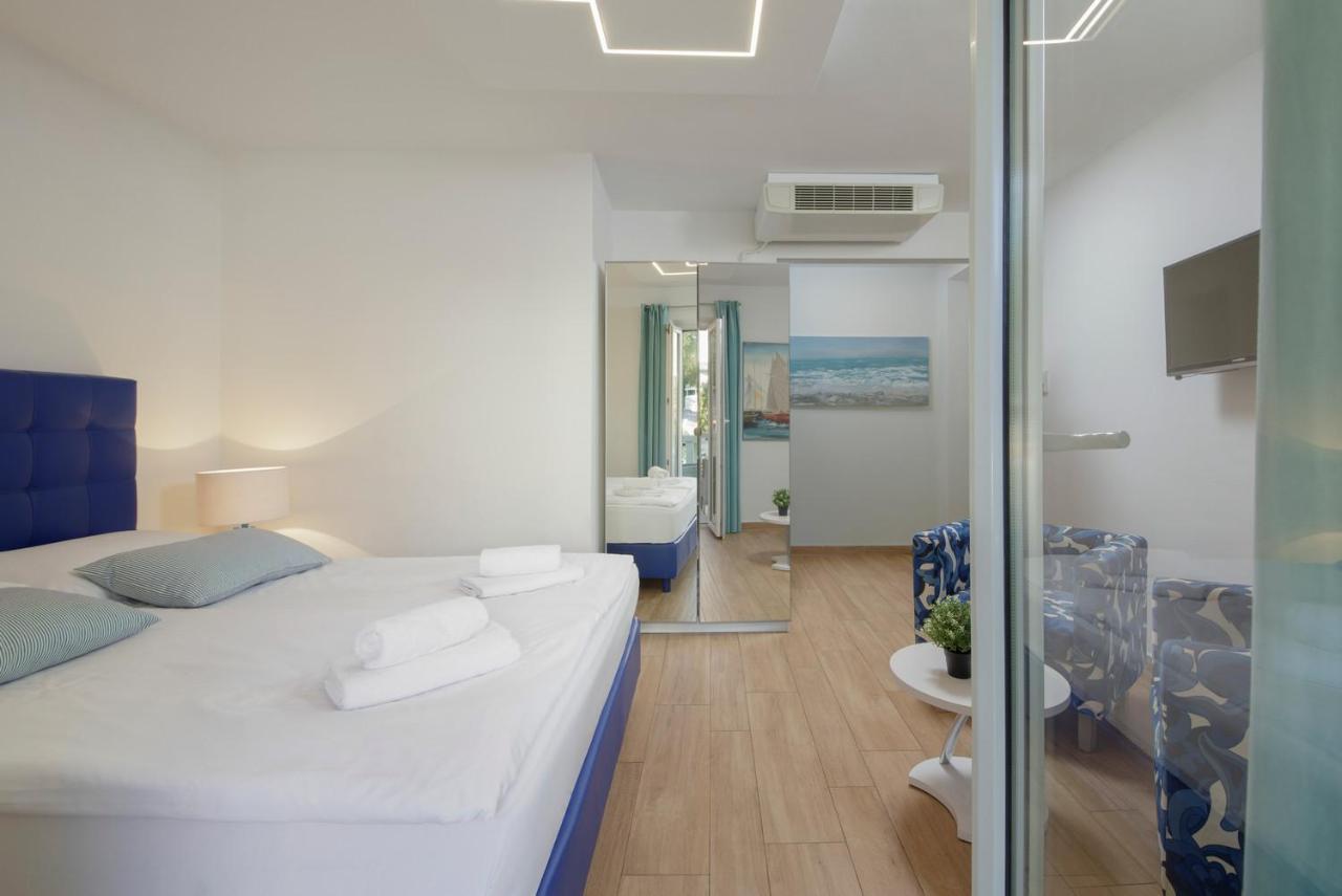 Luxury Double Room Terrace Pool view
