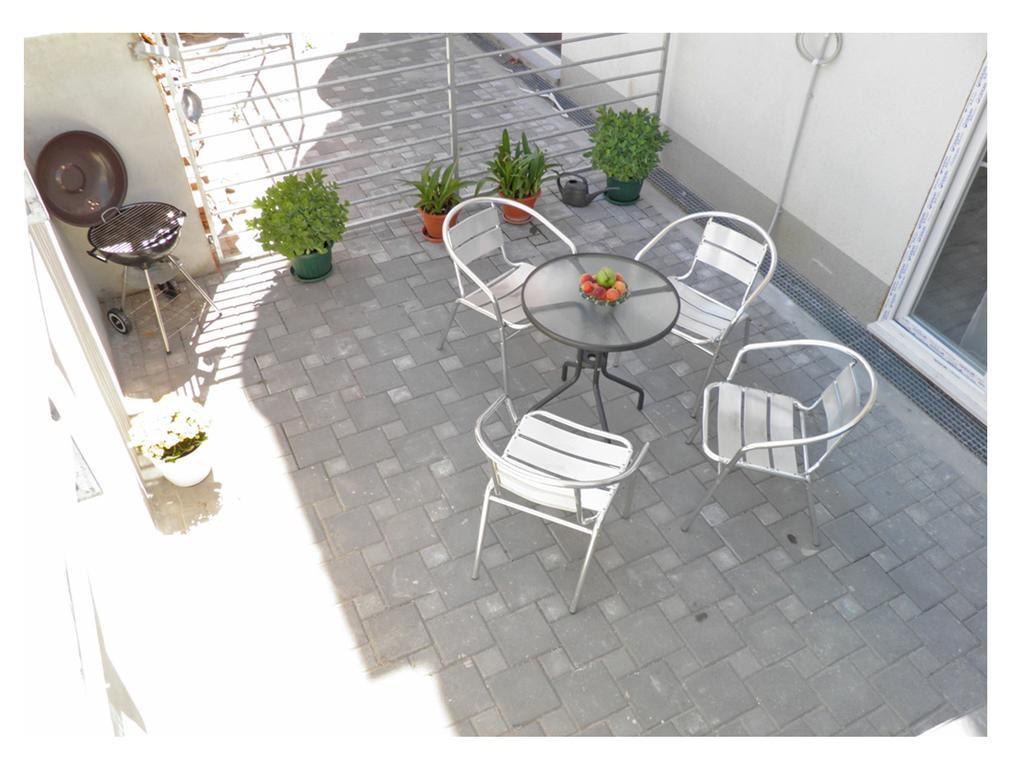 Apartment with Terrace,1036054501:JPEG