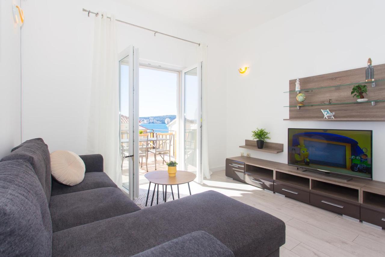 Comfort Two-Bedroom Apartment Balcony Sea View,1586855792:JPEG