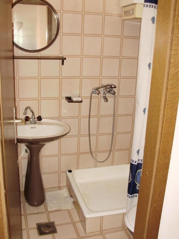 One-Bedroom Apartment with Balcony (3 Adults)