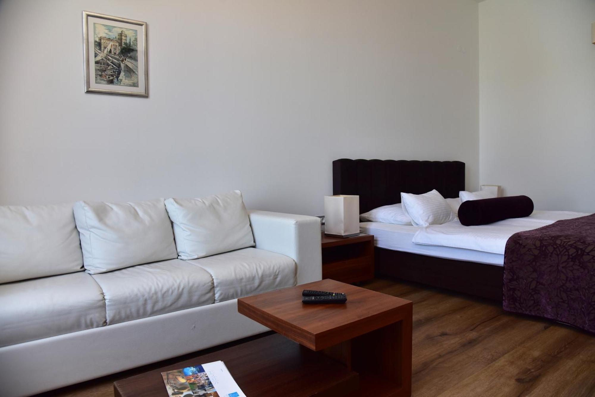 Deluxe Double Room with Balcony and Sea View