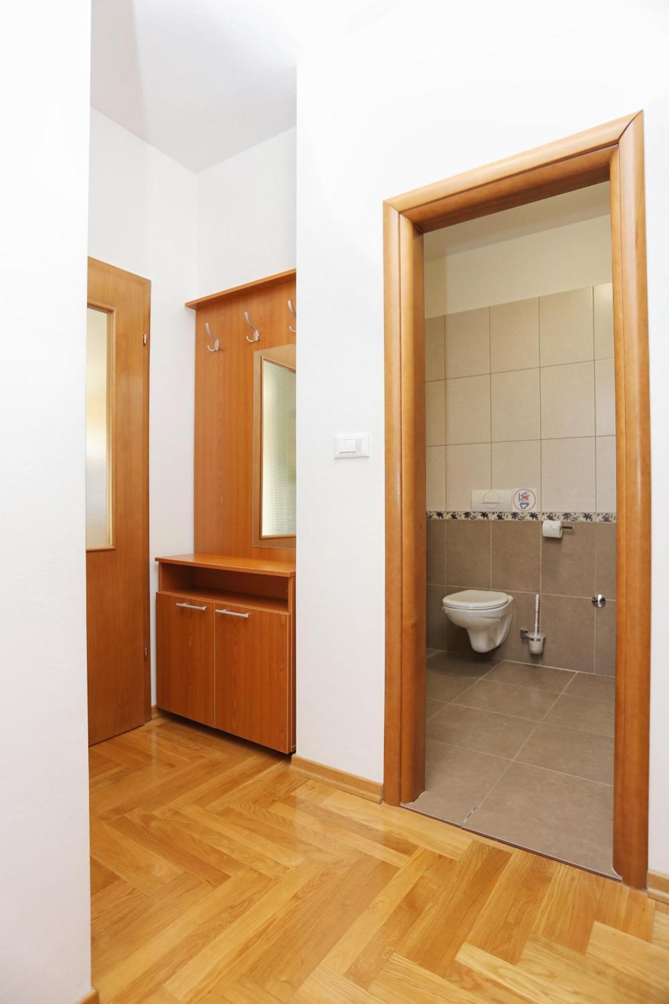 Three-Bedroom Apartment with Balcony,1559328523:JPEG