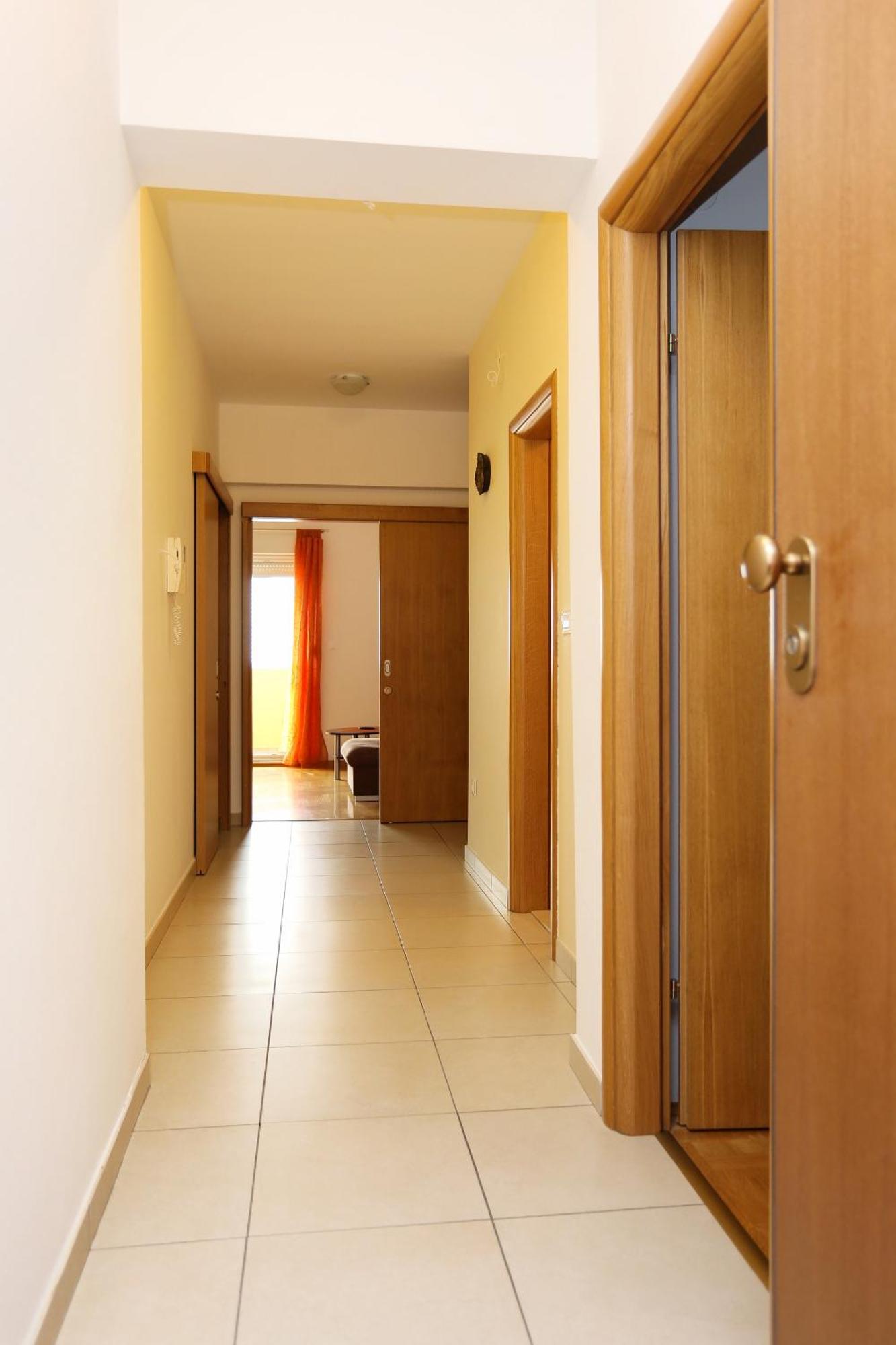 Three-Bedroom Apartment with Terrace,1559328613:JPEG