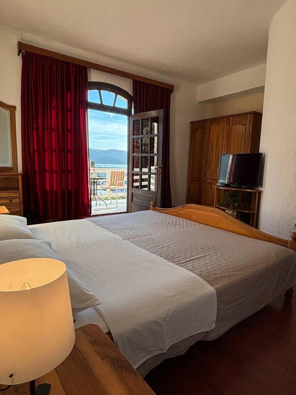 Double Room with Balcony and Sea View,1580672117:JPEG