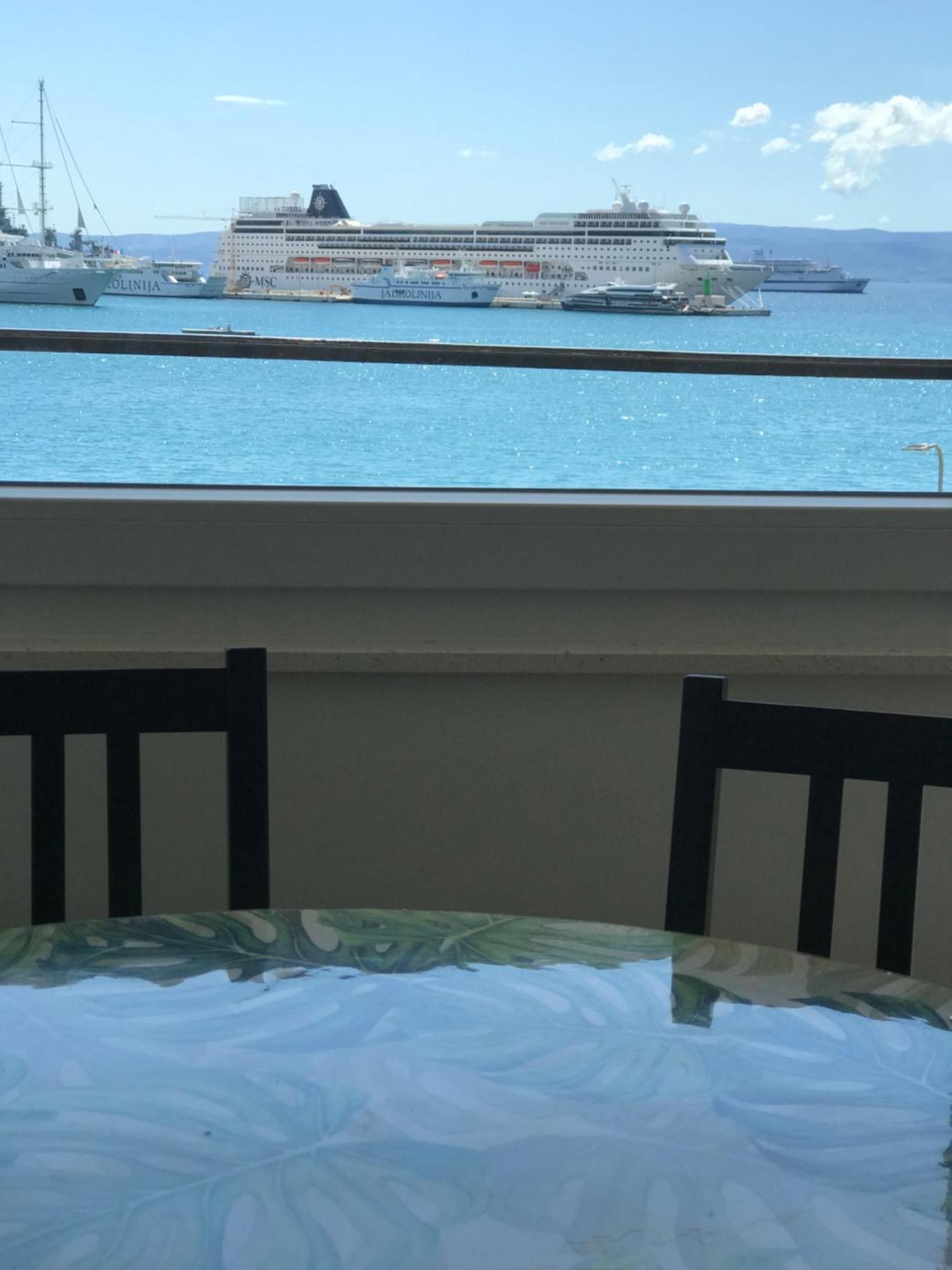 Two-Bedroom Apartment Sea View
