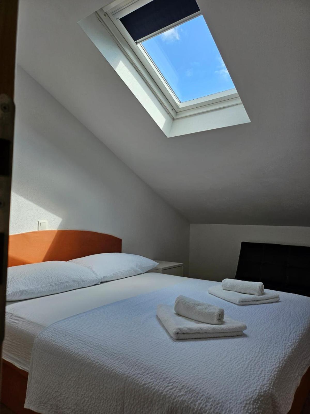 Apartment mit 3 Schlafzimmern, einem Balkon und Meerblick