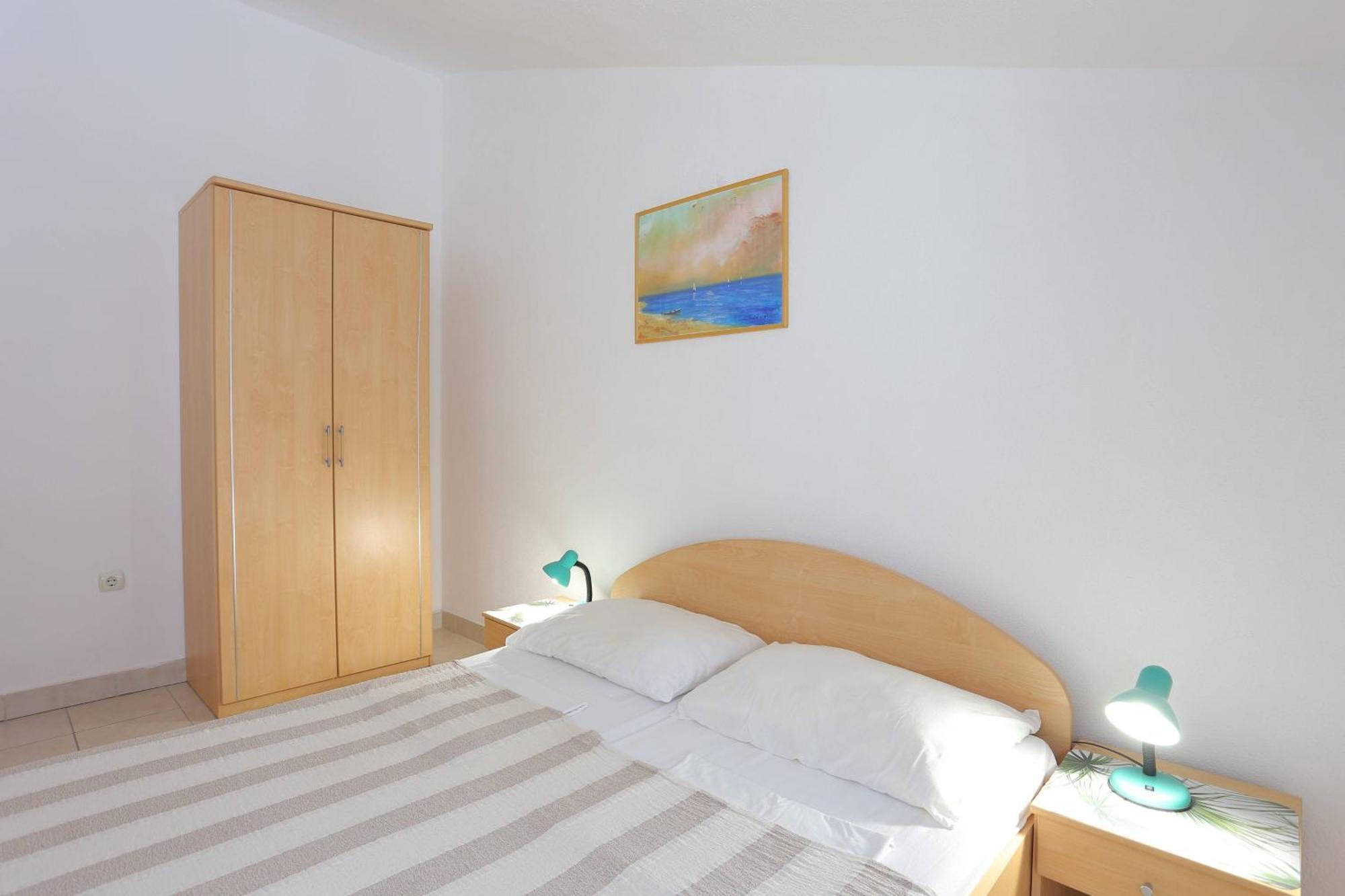 Appartamento con 2 Camere da Letto, Terrazza e Vista Mare