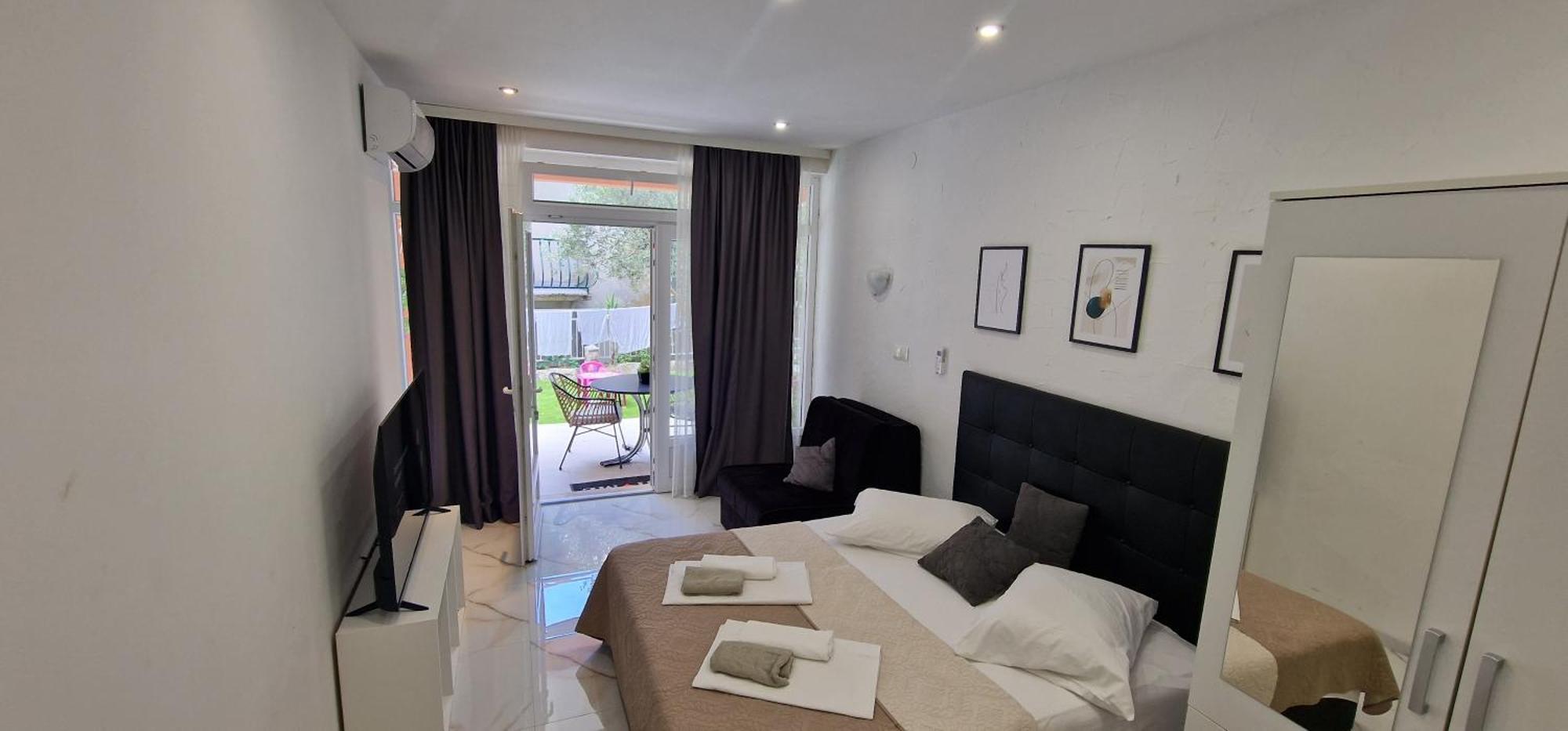 Studio mit Gartenblick