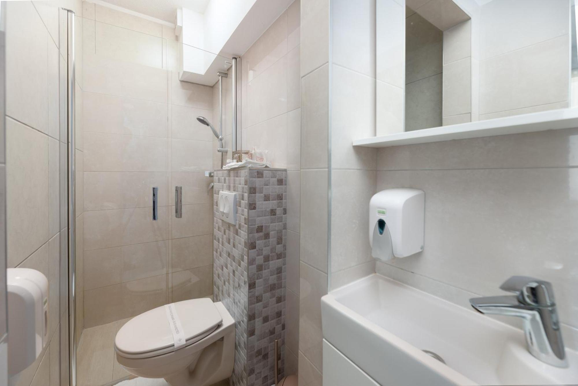 Budget Double Room,1659499873:JPEG