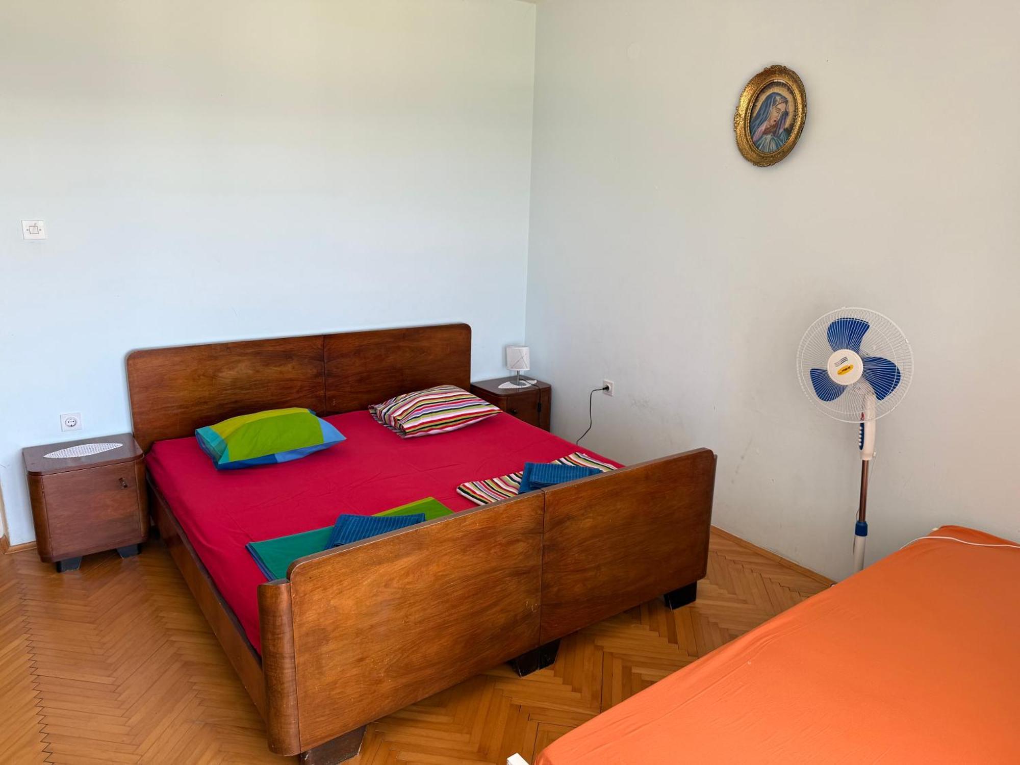 Triple Room with Shared Bathroom and Balcony with Sea View