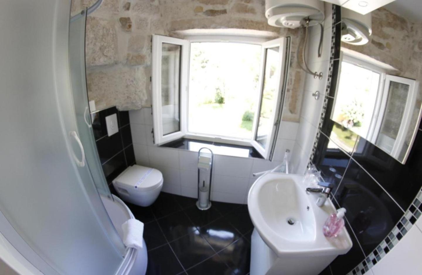 Double Room Private Bathroom