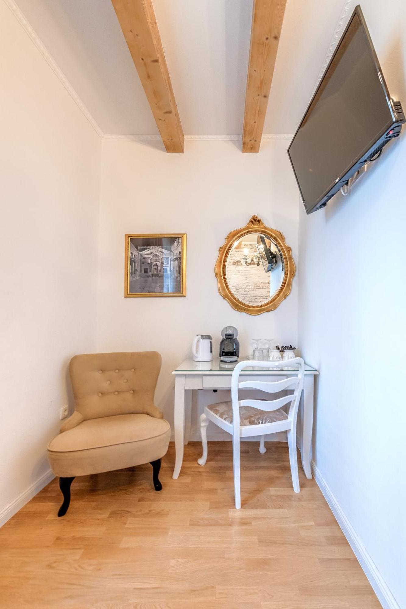 Economy Double Room,1743299414:JPEG