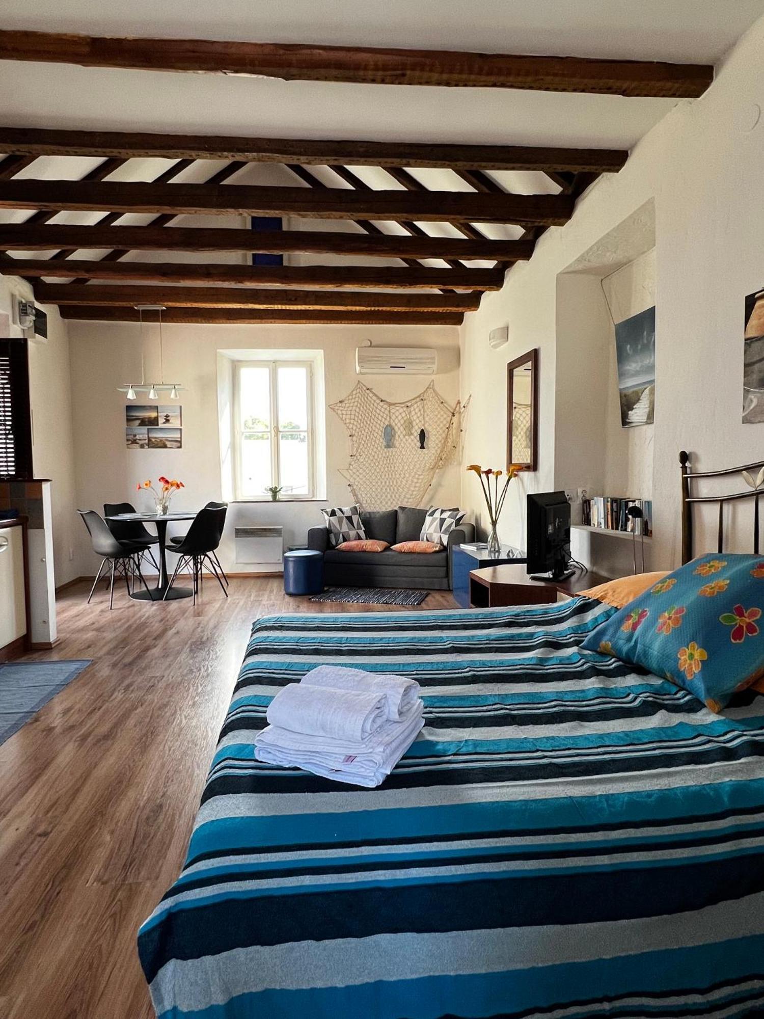 Studio with Terrace - Palmina street