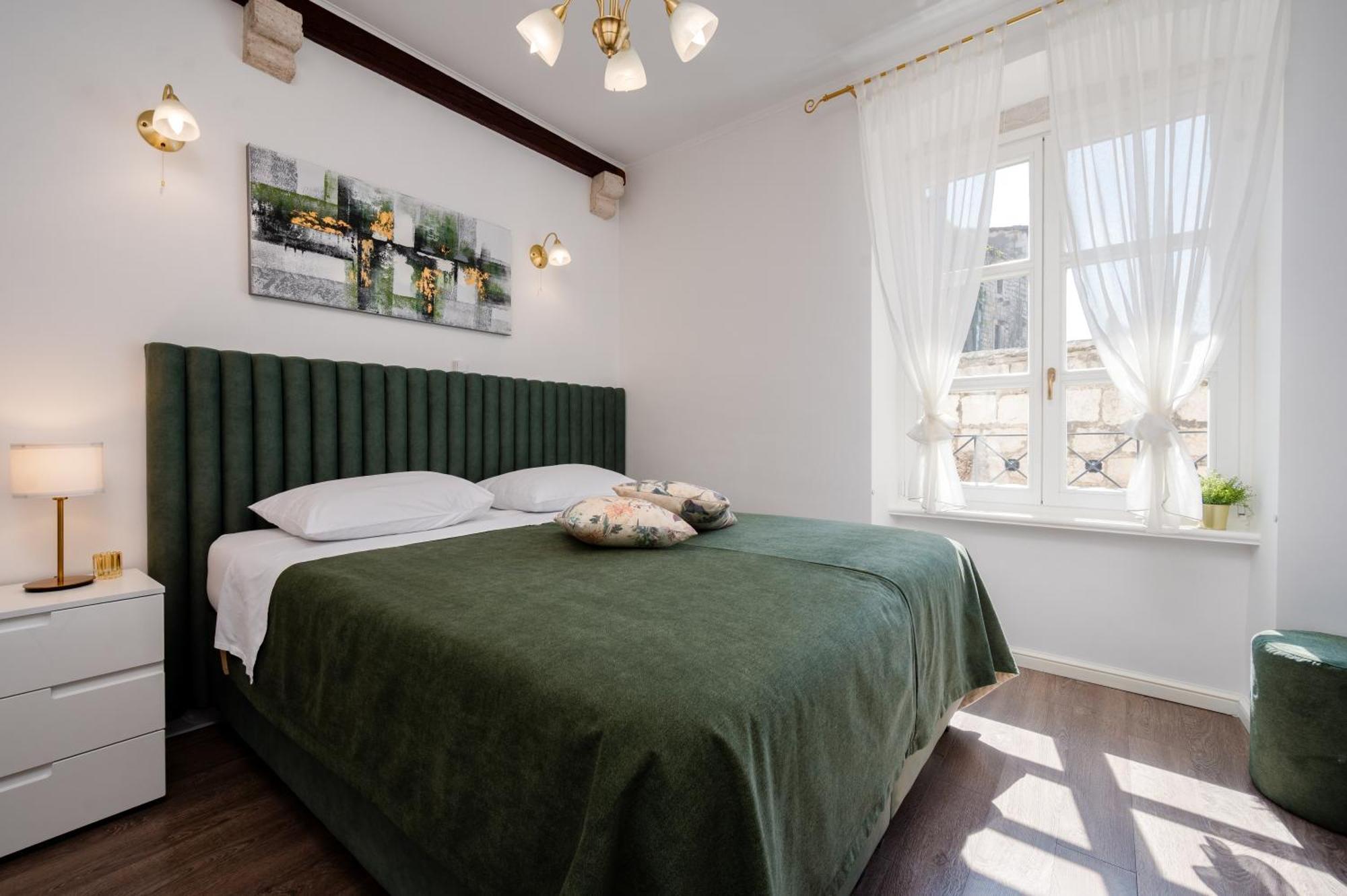 Doppel- oder Zweibettzimmer