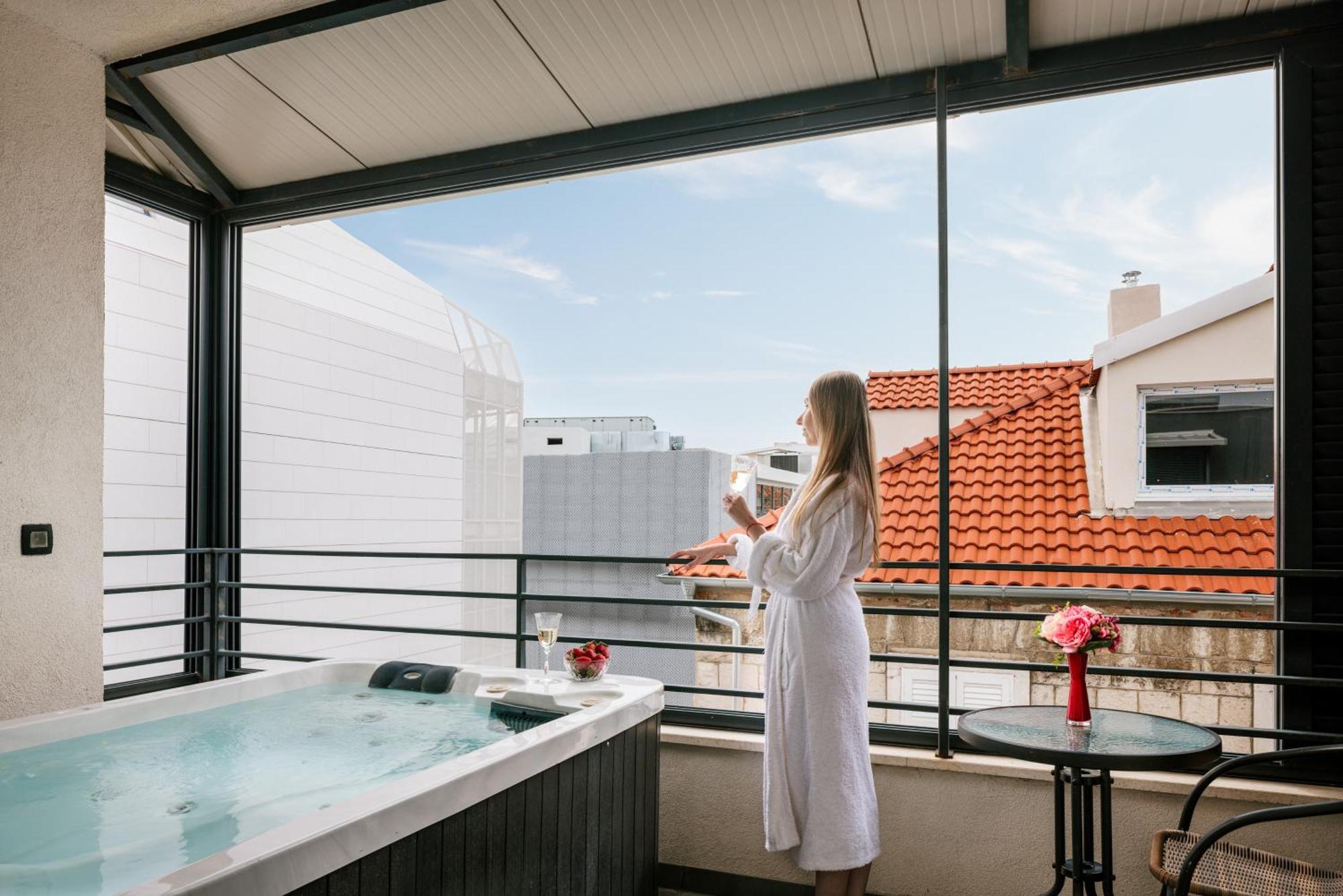 Penthouse Apartment Sea View Jacuzzi