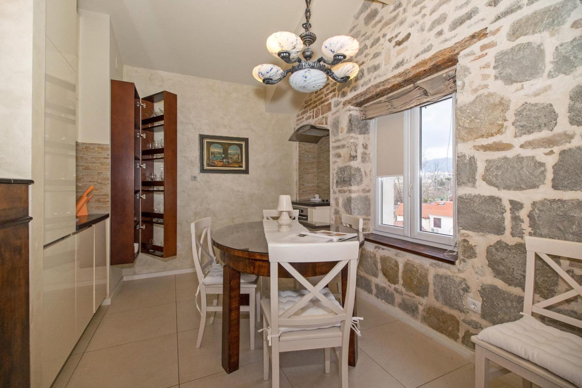 Luxury One-Bedroom Apartment
