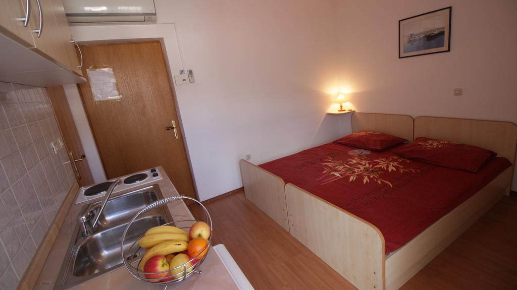 Standard Studio,189850171:JPEG