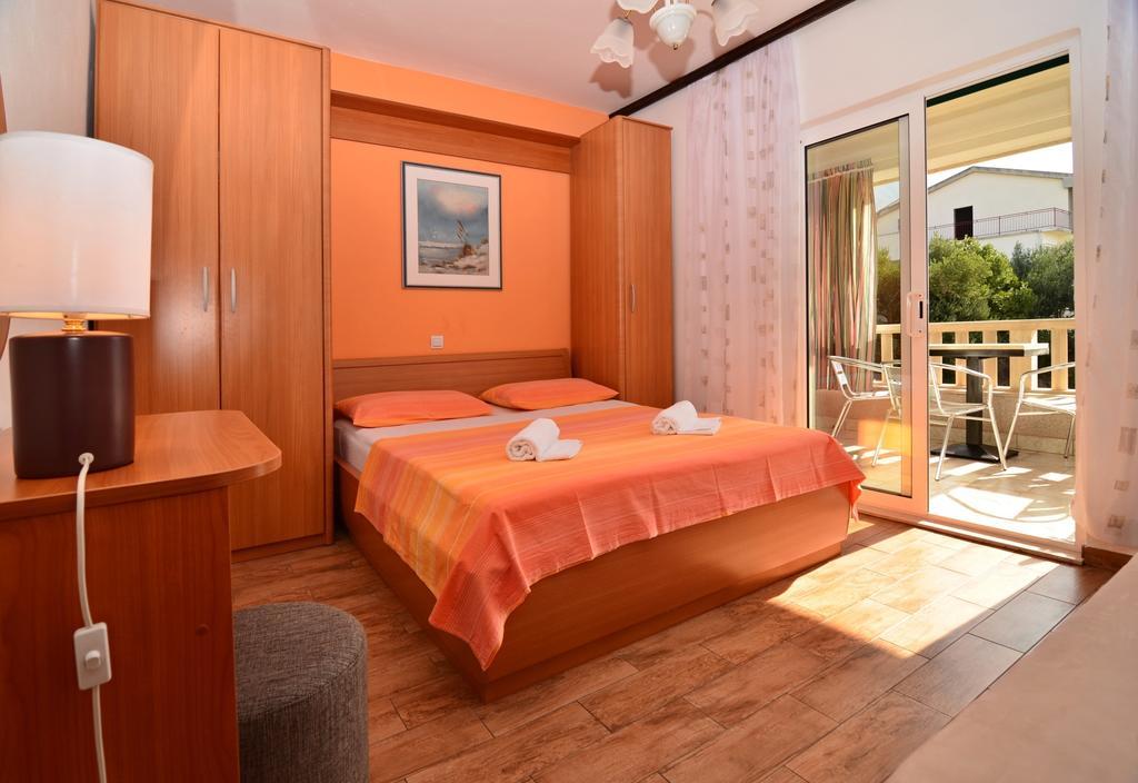 Apartment with Terrace,200026999:JPEG