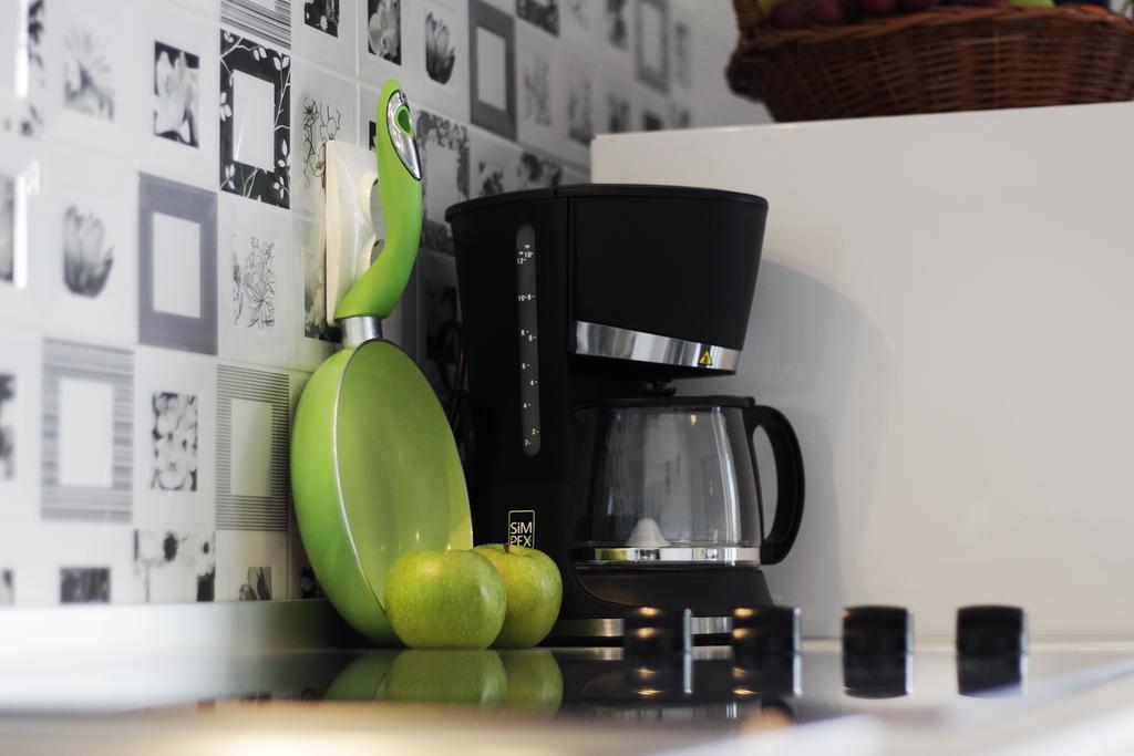 Studio Apartment,215135798:JPEG