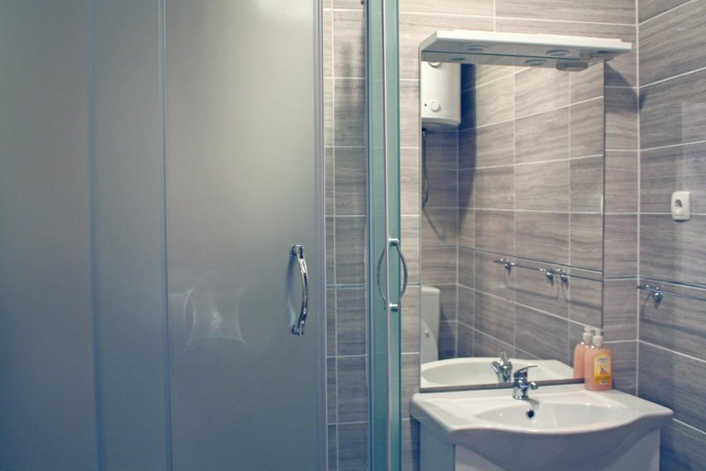 Studio Apartment,227902058:JPEG