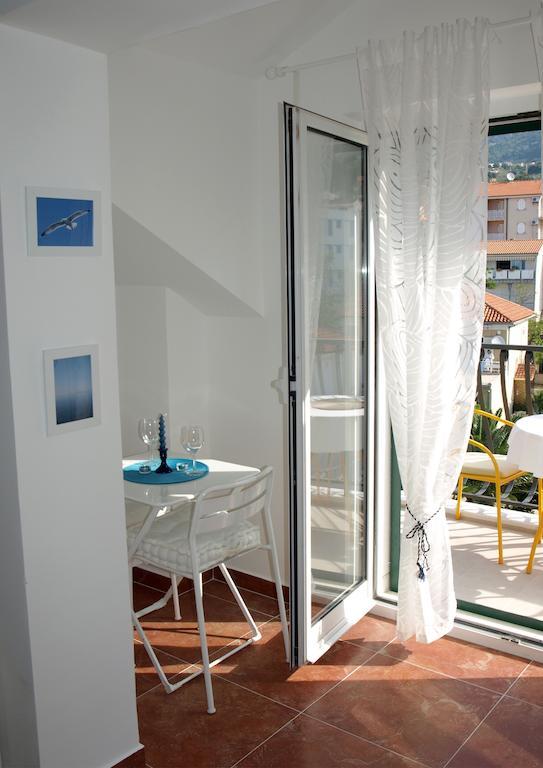 Studio mit Balkon