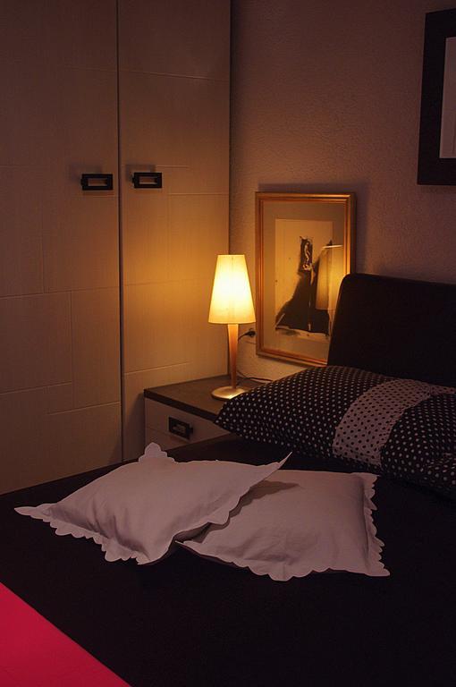 Deluxe One-Bedroom Apartment