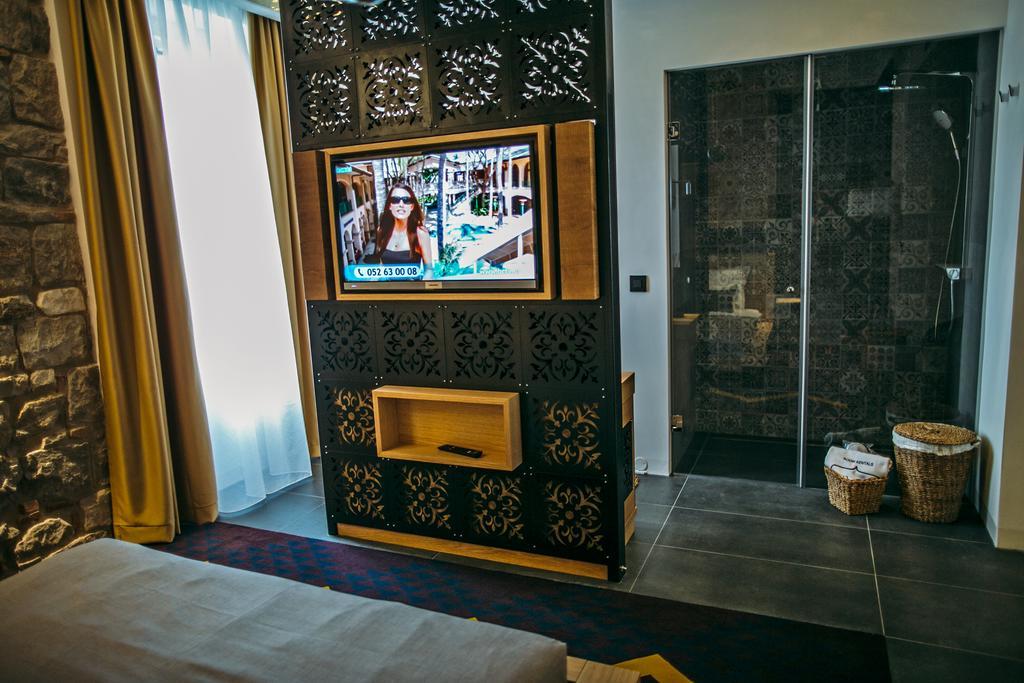 Deluxe Double Room with City View,256042797:JPEG