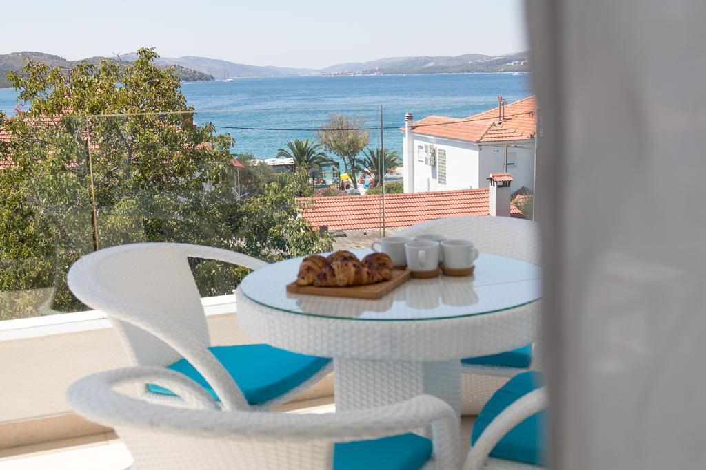 Studio Apartment with Sea View,272078441:JPEG